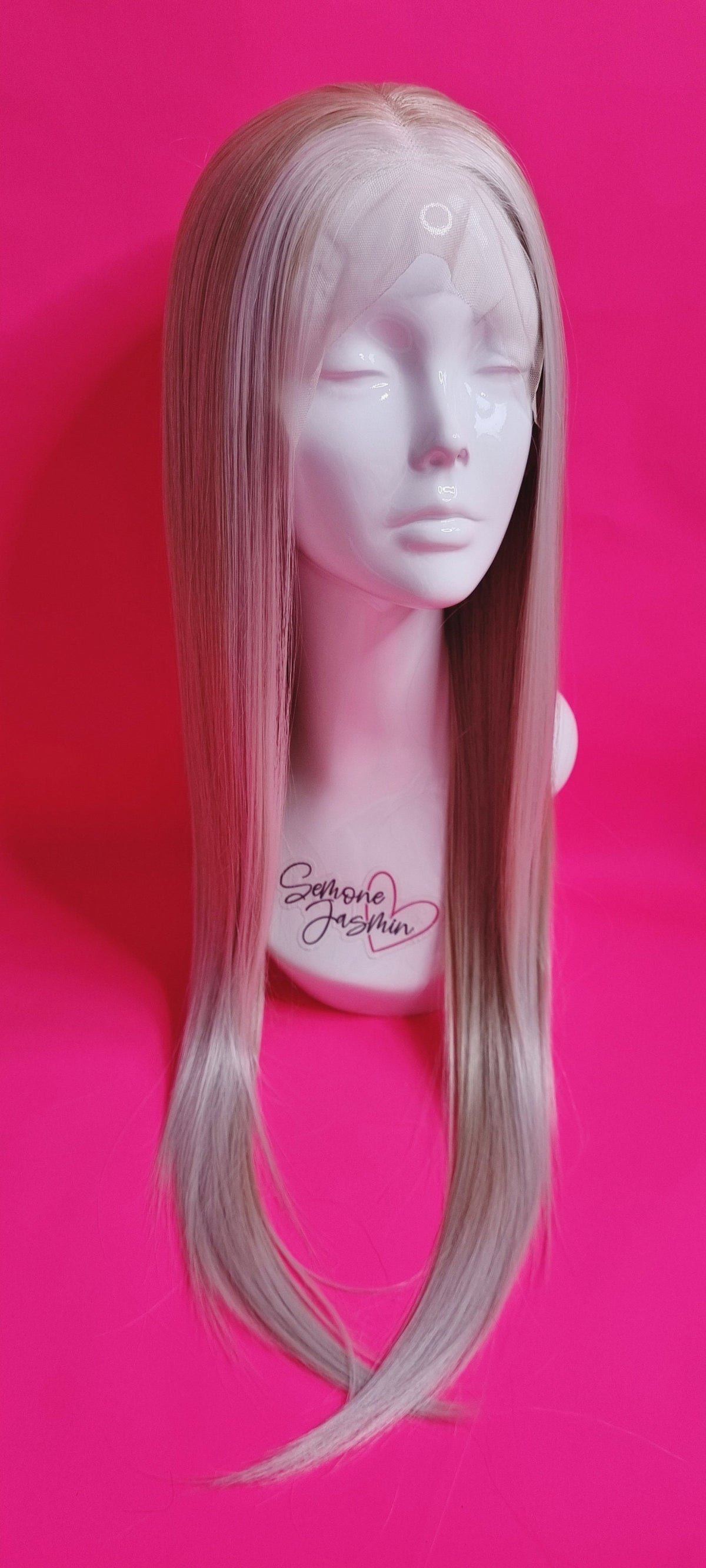 Miss Skunk - Grey and white