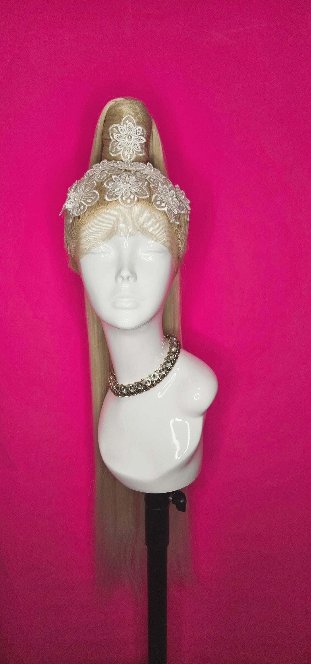 Miss Lacetress