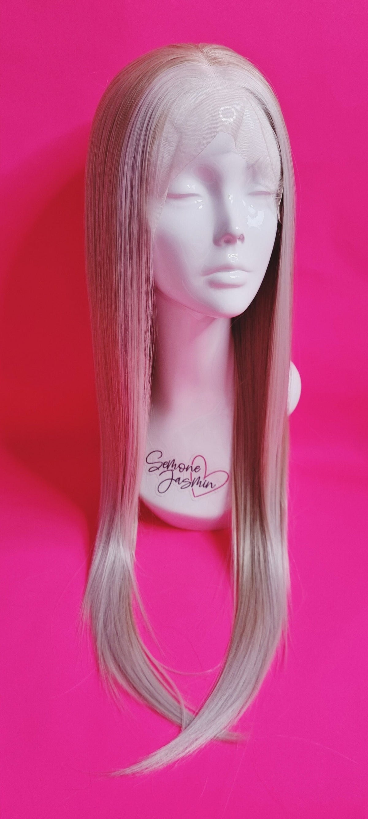 Miss Skunk - Grey and white
